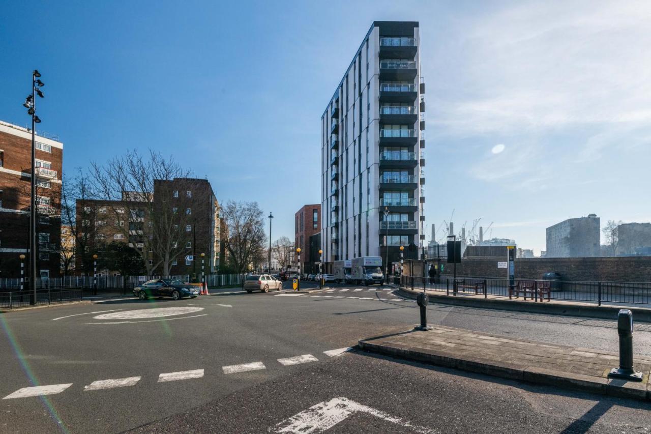 Modern Family Home Close To Victoria Station By Underthedoormat London Exterior photo
