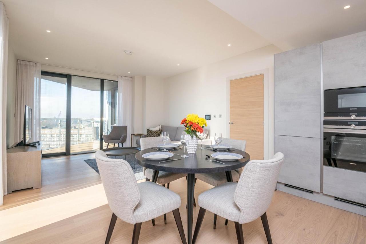 Modern Family Home Close To Victoria Station By Underthedoormat London Exterior photo