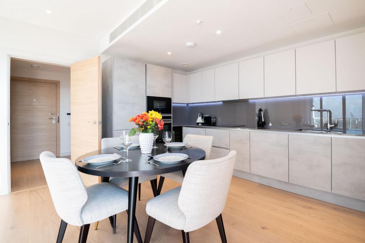 Modern Family Home Close To Victoria Station By Underthedoormat London Exterior photo